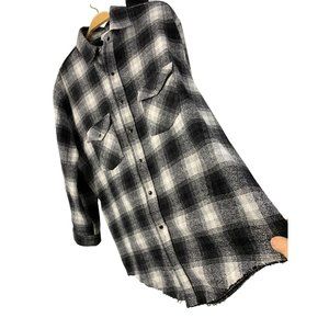 Sky To Moon Boyfriend Shacket Flannel Shirt Oversize Barn Large Plaid 6639 NWOT